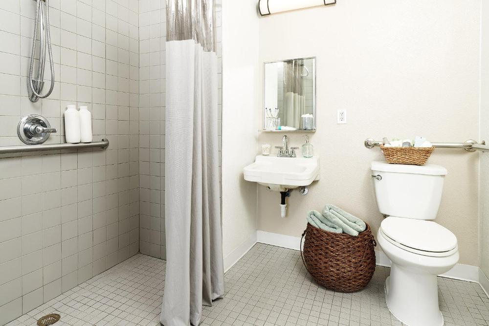 Queen Studio - Disability Access interior
